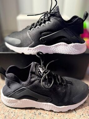 Nike Black and White Athletic Sneakers